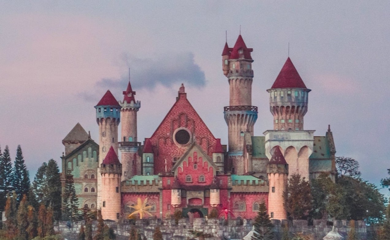multi-colored-castle-1749691 | Dune Town Camp Resort multi colored castle 1749691